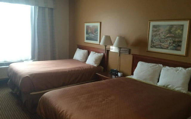 Foxwood Inn & Suites