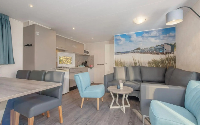 Comfy Chalet With Dishwasher, 500 m From the Beach