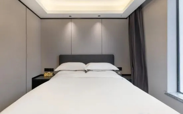 Yuanxu Apartment (Guangzhou Taikoo Hui Plaza Shipaiqiao Subway Station)