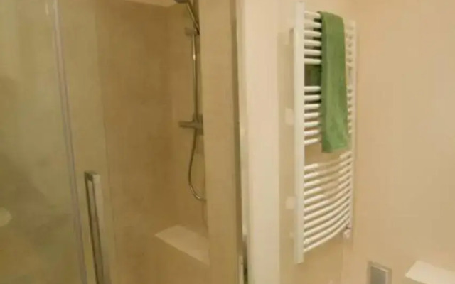 Pretty 3 rooms in the city center