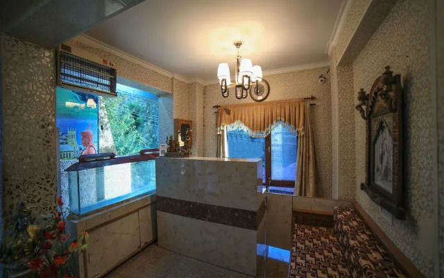 OYO 16801 Paradise Regency