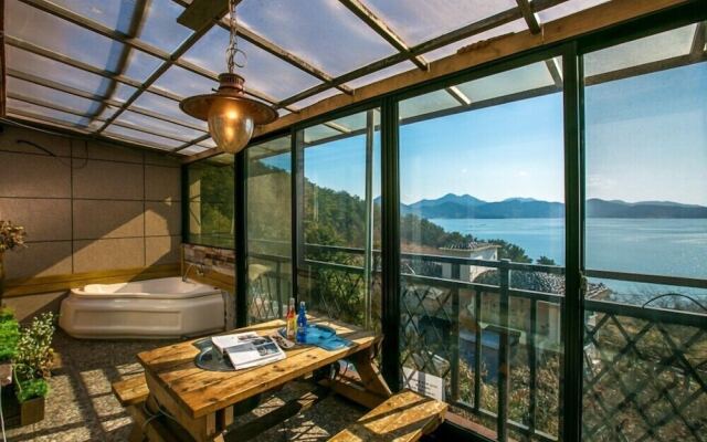 Santamonica Pension