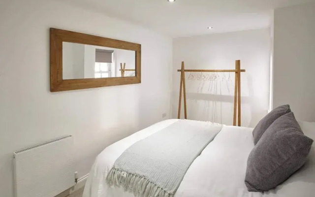 Host Stay Park View Apartment