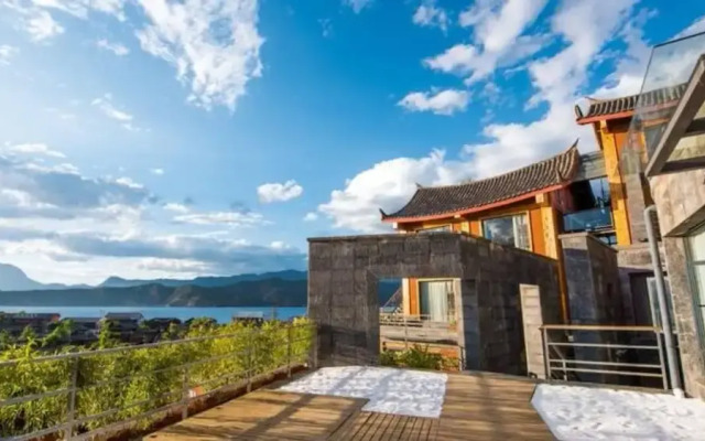 Lugu Lake Dengfengbanshan Boutique Hotel