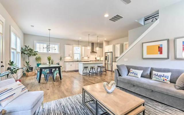 Modern Charlotte Home ~ 4 Mi to Downtown!