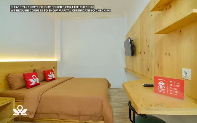 ZEN Rooms Near Darmawangsa Syariah