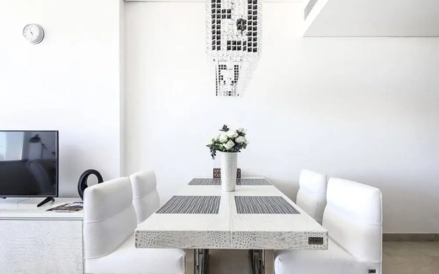 Comfy and Lovely 1BR in Difc!