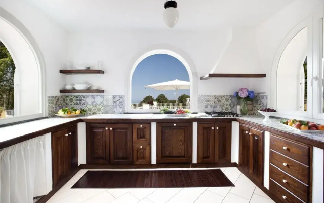 Exclusive Luxury Villa with Pool and Spa