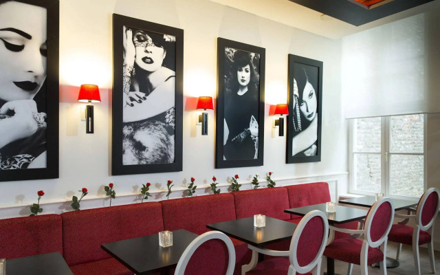Le Theatre Hotel
