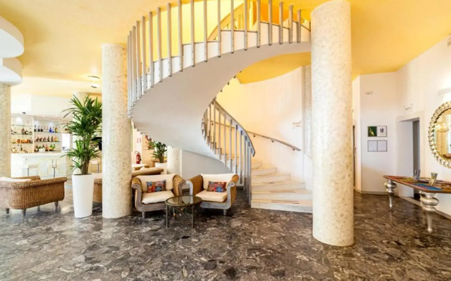 American Hotel