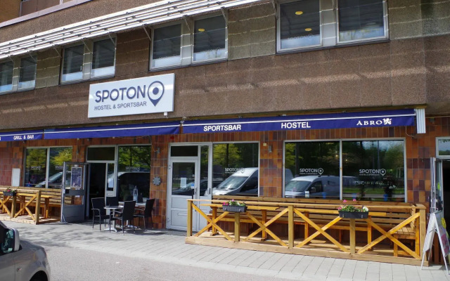 Spoton Hostel & Sportsbar