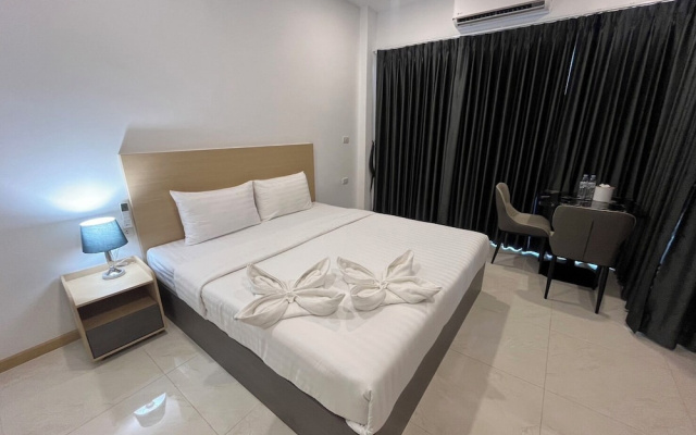 Lucky Residence Phuket T&P