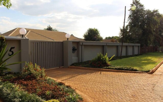 A Pristine B B Located in Belvedere Harare - 2006