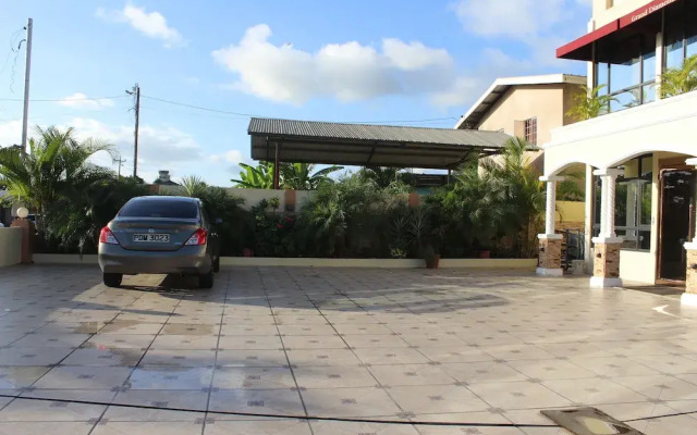 Grand Diamond Hotel Suites Trinidad