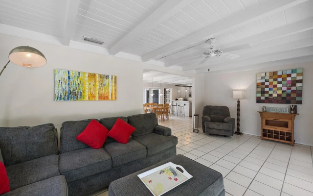 Tropical Siesta 2 Bedroom Home by RedAwning