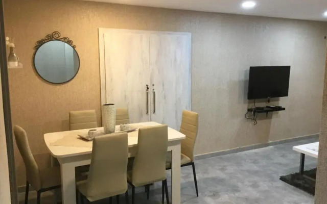 Apartment White Orchid