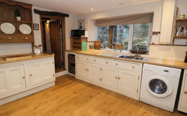 Glandwr Cottage