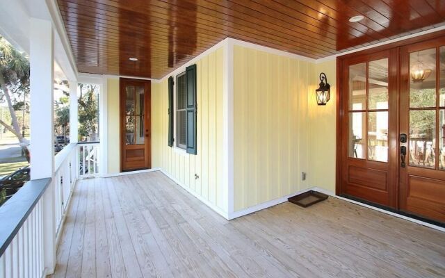 2602 Hartnett Boulevard