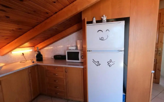 Loft apartment 20m from sea