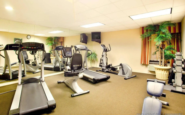 Holiday Inn Express Milwaukee-West Medical Center by IHG