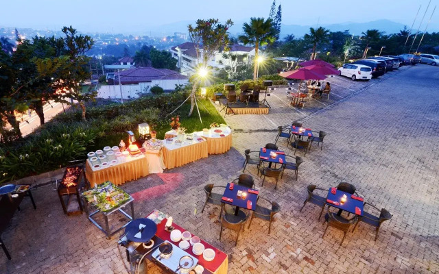 Emersia Hotel & Resort