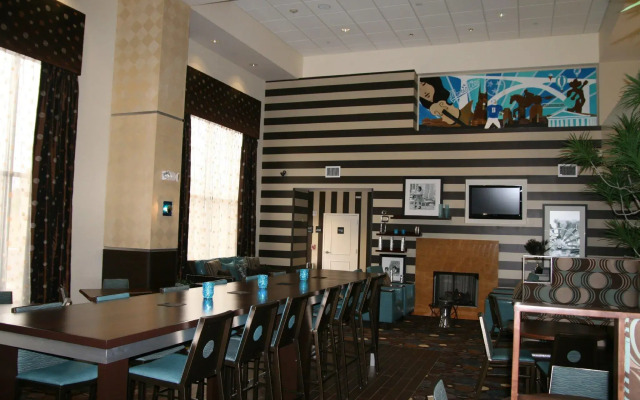 Hampton Inn & Suites Nashville @ Opryland