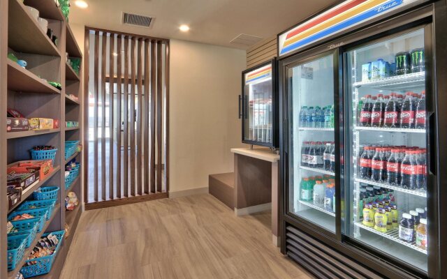 Holiday Inn Express & Suites Roswell by IHG