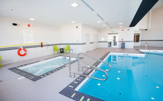 Holiday Inn Hotel & Suites Calgary South Conference Ctr