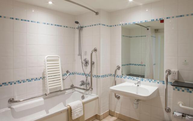Holiday Inn Stoke on Trent M6, Jct 15 by IHG