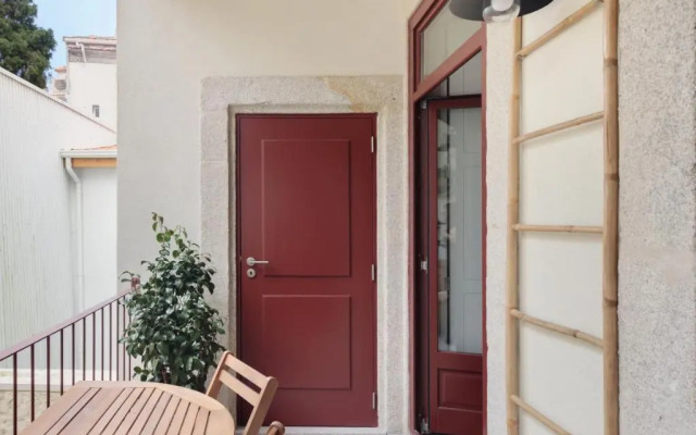 Vibrant flat by São Bento w/balcony - Loureiro140