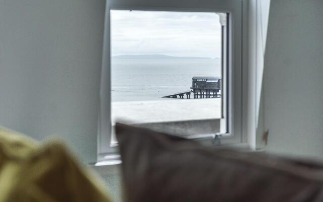 North Beach Heights - 3 Bedroom Penthouse - Tenby