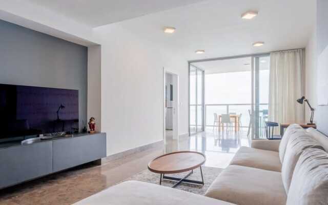 w Stunning 2BR With Terrace in YOO