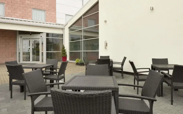Ramada Wakefield