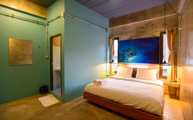 Seabox Khaolak Hostel – Guest Rooms – Takua Pa