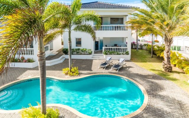 '"Palm Breeze" Luxury Smack in Jan Thiel Region!