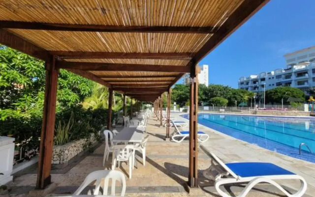 Apartamento duplex frente al mar con playa privada