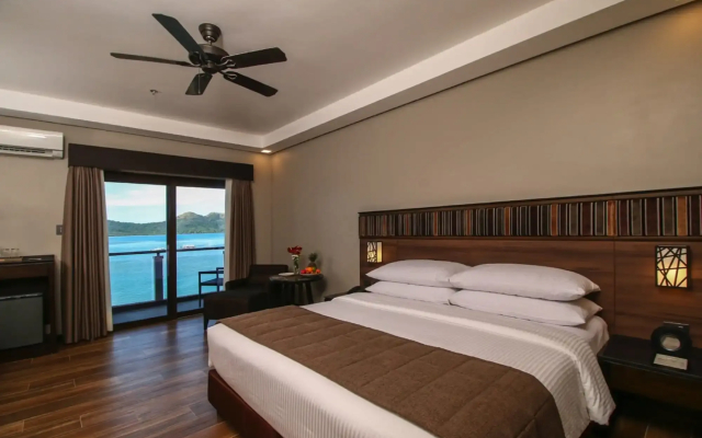 Two Seasons Coron Bayside Hotel