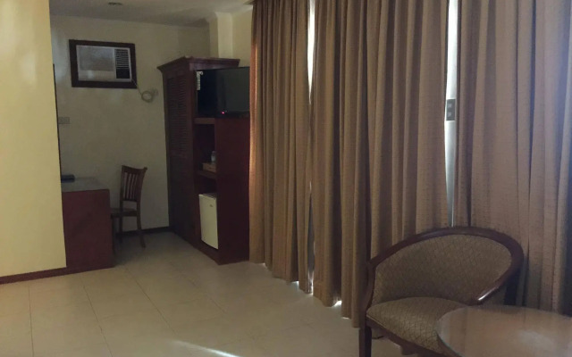 Alona Kew White Beach Resort