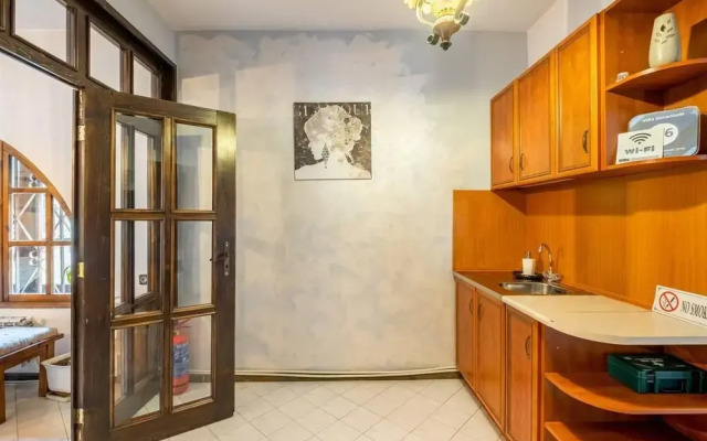 Lovely 5-bed Authentic House in the Arbanasi