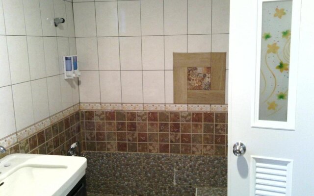 Lev 77 Hostel