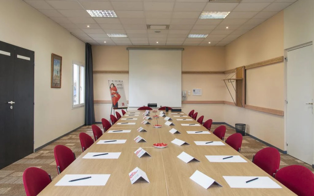 ibis Falaise Coeur de Normandie