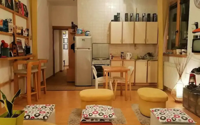 FG 1861 Hostel
