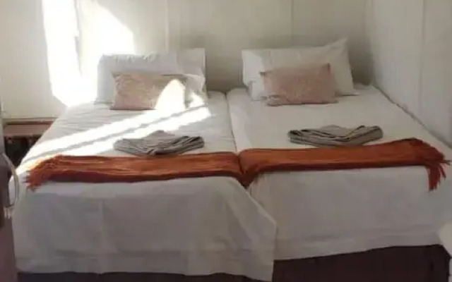 Houseboat With Aircon and Splash Pool - 2128