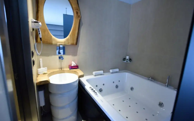 Magnifique Luxury Suites