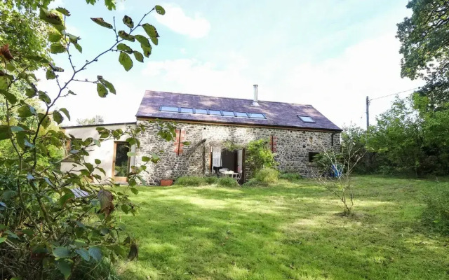 Llwynbwch Barn