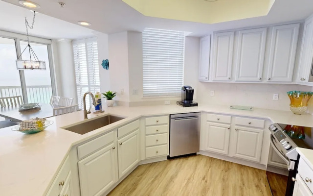 Silver Beach 1006w 4 Bedroom Condo