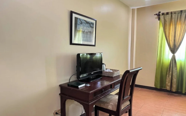 Ovemar Resort Hotel Near Vigan