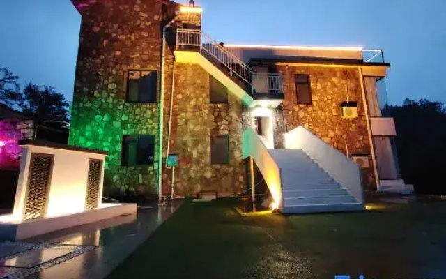 Linzhou Moye Mountain  Homestay