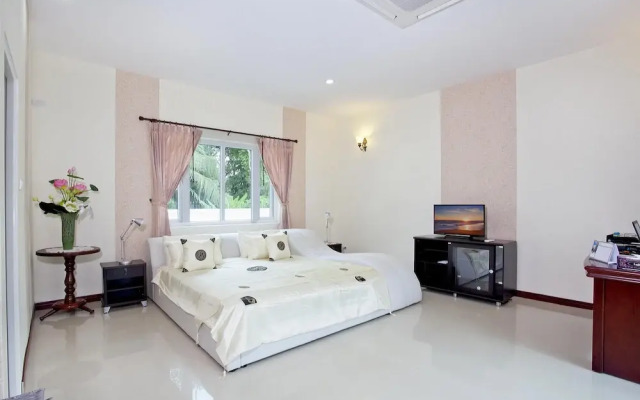 Huay Yai Manor
