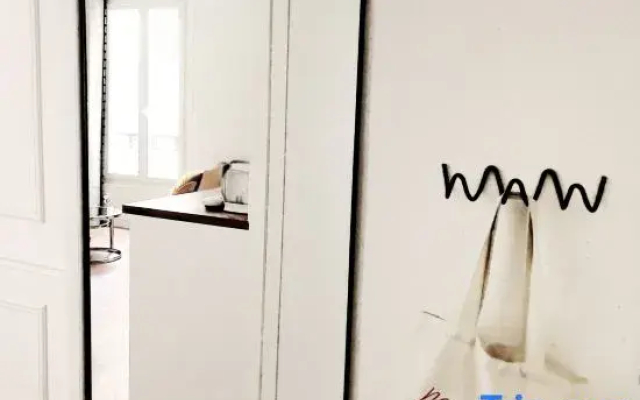 Eiffel Tower 6-Min Walk Charming Studio 3 sleeper
